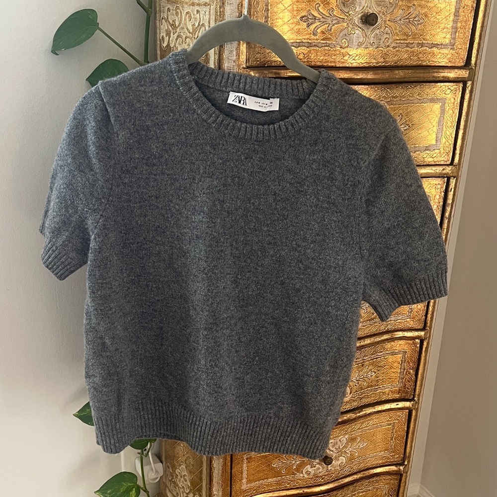 ZARA Heather Gray Short Sleeve Knit Sweater medium